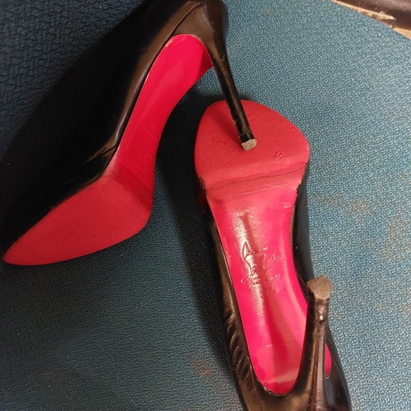 Christian louboutin 39.5 heels - Picture 4 of 5